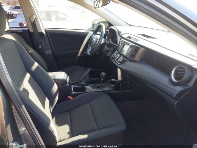Toyota RAV4 LE 2018 JTMBFREV4JD221711 Image 5