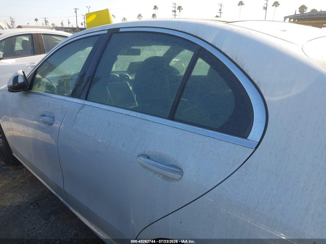 2024 Mercedes-benz C 300 მანქანა იყიდება აუქციონზე, vin: W1KAF4GB2RR189489, აუქციონის ნომერი: 45262744