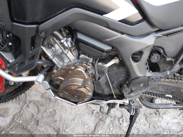 Honda CRF1000 2017 JH2SD044XHK100219 Image 9