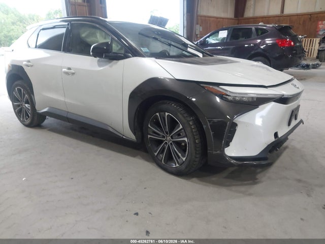 Продажа на аукционе авто 2023 Toyota Bz4x Limited, vin: JTMABACAXPA035142, номер лота: 45262761