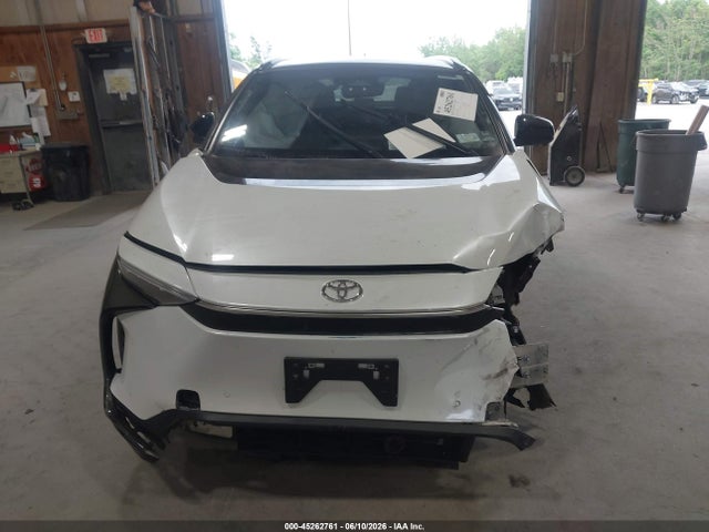 Продажа на аукционе авто 2023 Toyota Bz4x Limited, vin: JTMABACAXPA035142, номер лота: 45262761