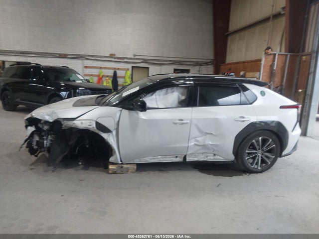 Продажа на аукционе авто 2023 Toyota Bz4x Limited, vin: JTMABACAXPA035142, номер лота: 45262761