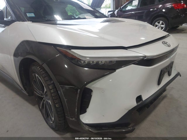 Продажа на аукционе авто 2023 Toyota Bz4x Limited, vin: JTMABACAXPA035142, номер лота: 45262761