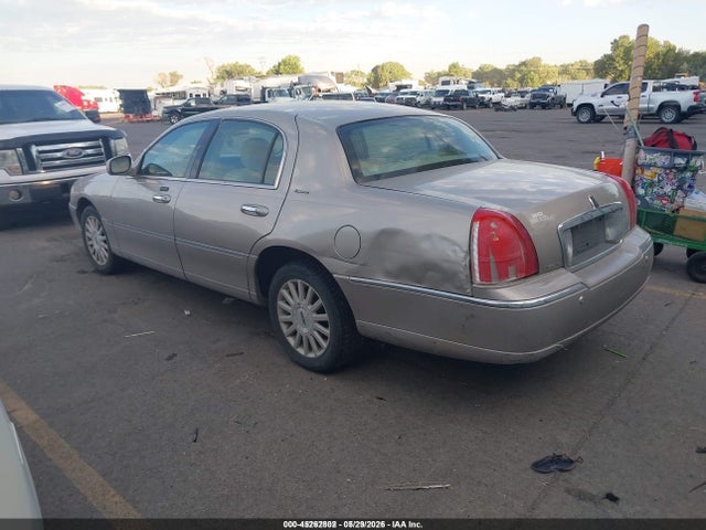 Aukcja sprzedaży 2003 Lincoln Town Car Signature, vin: 1LNHM82W93Y696835, numer aukcji: 45262802
