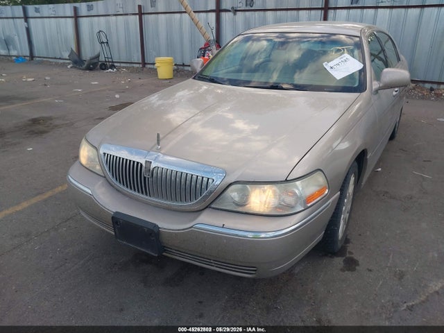 Aukcja sprzedaży 2003 Lincoln Town Car Signature, vin: 1LNHM82W93Y696835, numer aukcji: 45262802