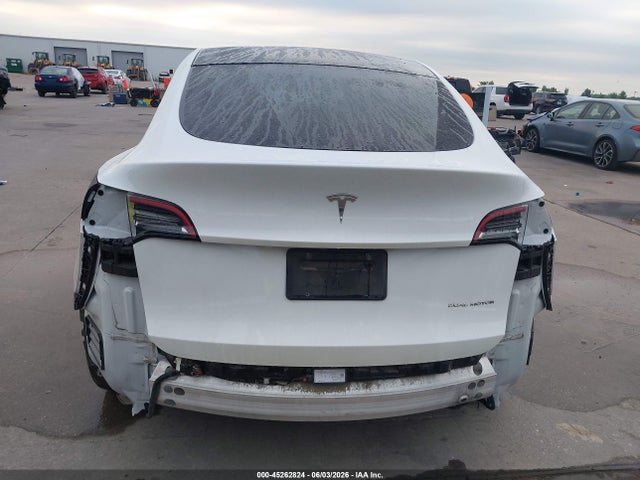 45262824 :رقم المزاد ، 5YJYGDEE4MF063426 vin ، 2021 Tesla Model Y Long Range Dual Motor All-wheel Drive مزاد بيع