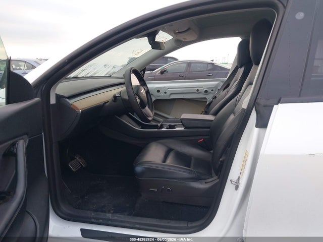 45262824 :رقم المزاد ، 5YJYGDEE4MF063426 vin ، 2021 Tesla Model Y Long Range Dual Motor All-wheel Drive مزاد بيع