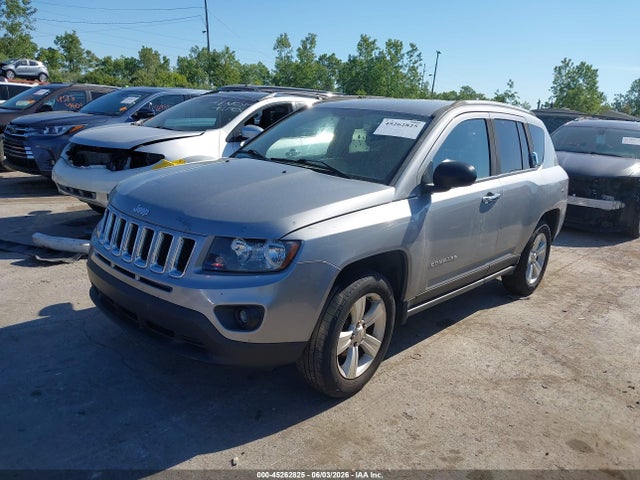 45262825 :رقم المزاد ، 1C4NJDBB2FD416643 vin ، 2015 Jeep Compass Sport مزاد بيع