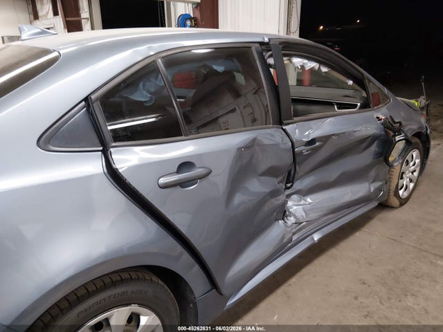 45262831 :رقم المزاد ، 5YFEPMAE6MP251264 vin ، 2021 Toyota Corolla Le مزاد بيع