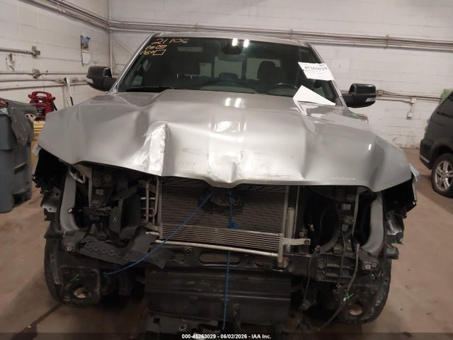 45263029 :رقم المزاد ، 1C6RRFBGXMN615388 vin ، 2021 Ram 1500 Big Horn  4x4 6'4 Box مزاد بيع