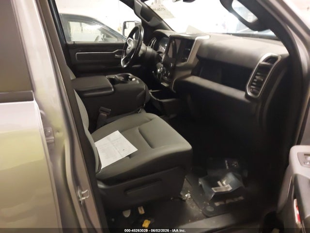 45263029 :رقم المزاد ، 1C6RRFBGXMN615388 vin ، 2021 Ram 1500 Big Horn  4x4 6'4 Box مزاد بيع
