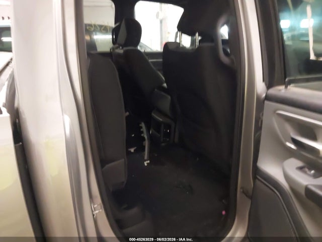 45263029 :رقم المزاد ، 1C6RRFBGXMN615388 vin ، 2021 Ram 1500 Big Horn  4x4 6'4 Box مزاد بيع