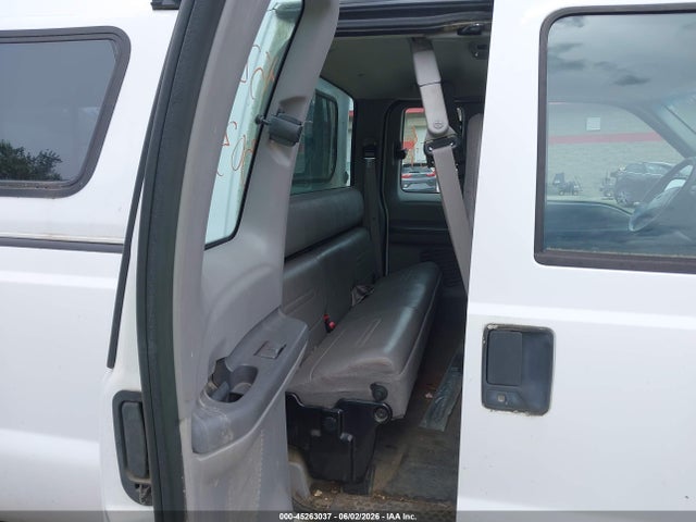 45263037 :رقم المزاد ، 1FTNX21L6XEB56336 vin ، 1999 Ford F-250 Lariat/xl/xlt مزاد بيع