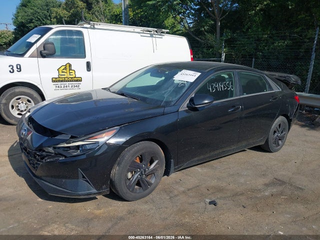 45263164 :رقم المزاد ، 5NPLS4AG9NH085327 vin ، 2022 Hyundai Elantra Sel مزاد بيع