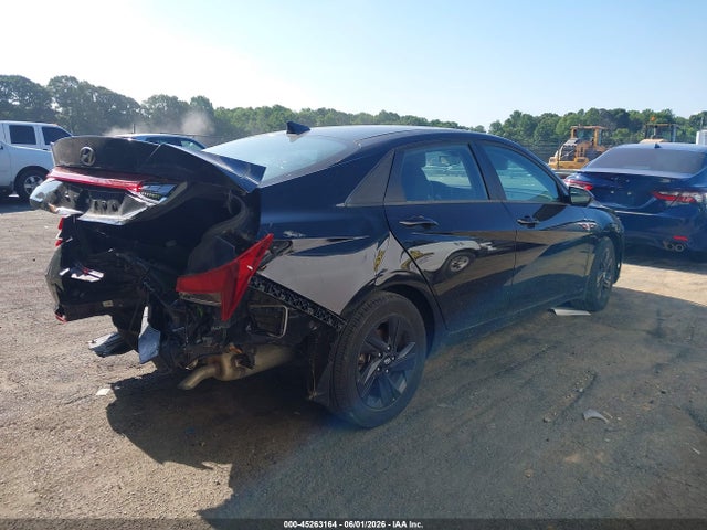 45263164 :رقم المزاد ، 5NPLS4AG9NH085327 vin ، 2022 Hyundai Elantra Sel مزاد بيع