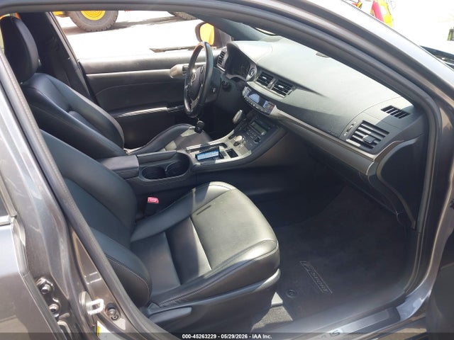 Lexus CT 200H 2015 JTHKD5BH8F2248831 Image 5