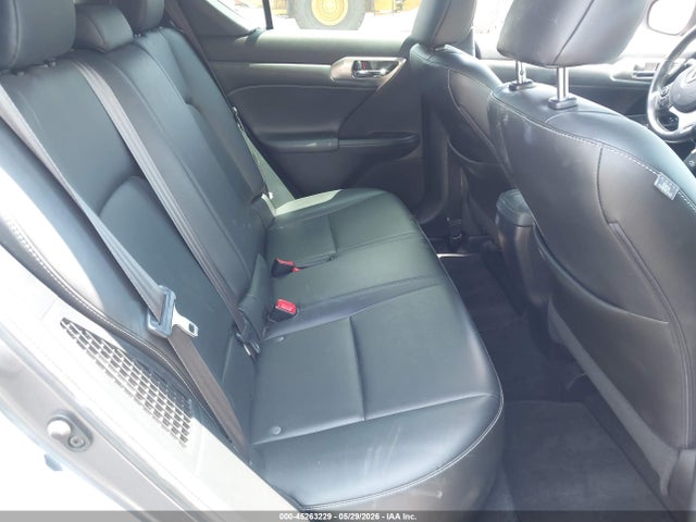 Lexus CT 200H 2015 JTHKD5BH8F2248831 Image 8