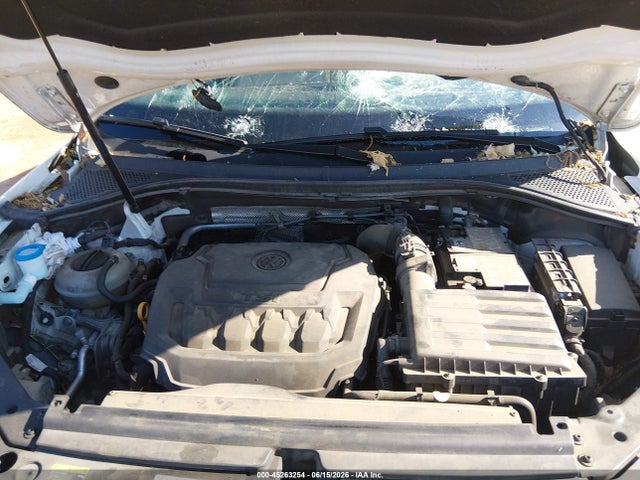 3VV3B7AX2JM001064 Volkswagen Tiguan 2.0t Se/2.0t Sel