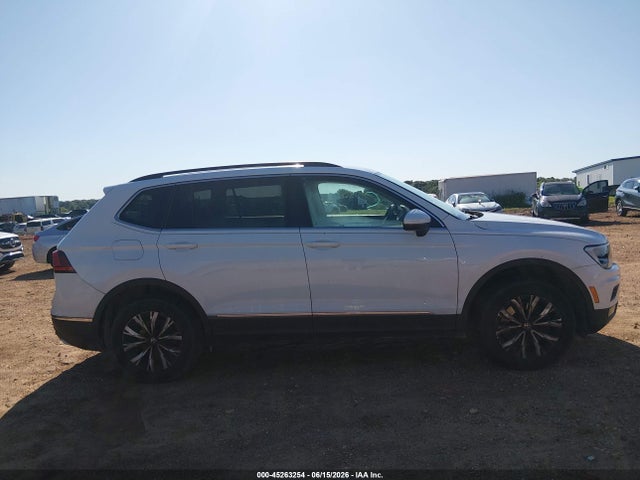 3VV3B7AX2JM001064 Volkswagen Tiguan 2.0t Se/2.0t Sel