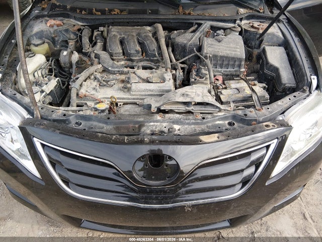 45263304 :رقم المزاد ، 4T1BK3EKXBU117591 vin ، 2011 Toyota Camry Le V6 مزاد بيع