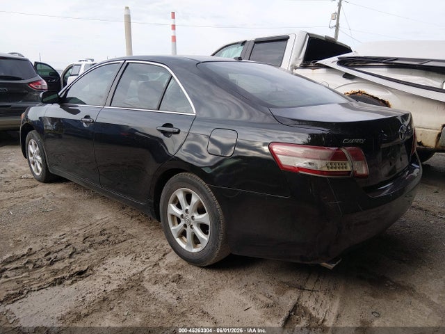 45263304 :رقم المزاد ، 4T1BK3EKXBU117591 vin ، 2011 Toyota Camry Le V6 مزاد بيع