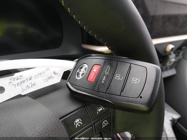 JTDACAAJ1S3014631 Toyota Crown Signia Limited