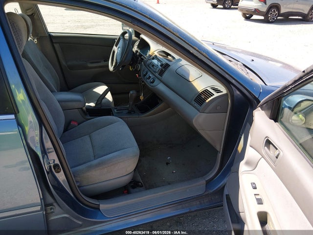 45263419 :رقم المزاد ، 4T1BE32K34U852363 vin ، 2004 Toyota Camry Le مزاد بيع