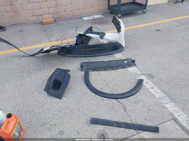 Продажа на аукционе авто 2018 Toyota Prius C One, vin: JTDKDTB35J1600448, номер лота: 45263483
