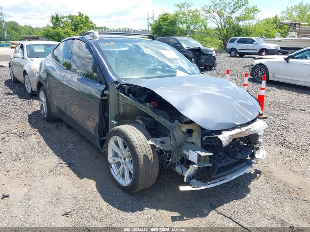 45263492 :رقم المزاد ، 7SAYGDEE4PA106134 vin ، 2023 Tesla Model Y مزاد بيع