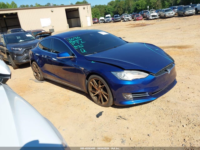 2015 Tesla Model S 70d/85d/p85d მანქანა იყიდება აუქციონზე, vin: 5YJSA1E21FF103704, აუქციონის ნომერი: 45263495