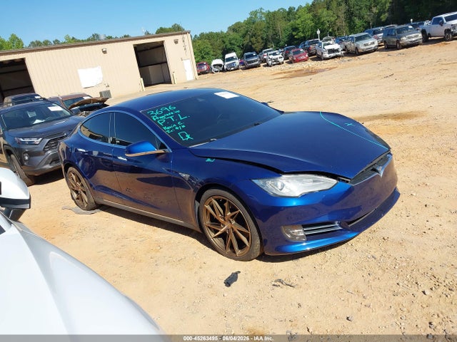 2015 Tesla Model S 70d/85d/p85d მანქანა იყიდება აუქციონზე, vin: 5YJSA1E21FF103704, აუქციონის ნომერი: 45263495