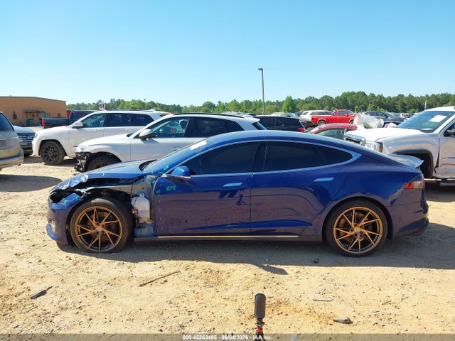 2015 Tesla Model S 70d/85d/p85d მანქანა იყიდება აუქციონზე, vin: 5YJSA1E21FF103704, აუქციონის ნომერი: 45263495