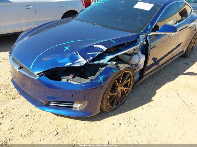 2015 Tesla Model S 70d/85d/p85d მანქანა იყიდება აუქციონზე, vin: 5YJSA1E21FF103704, აუქციონის ნომერი: 45263495