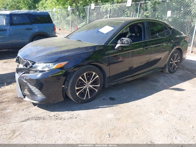 45263513 :رقم المزاد ، 4T1B11HK9JU600331 vin ، 2018 Toyota Camry Se مزاد بيع