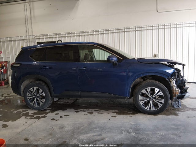5N1AT3BB8MC733960 Nissan Rogue Sv Intelligent Awd