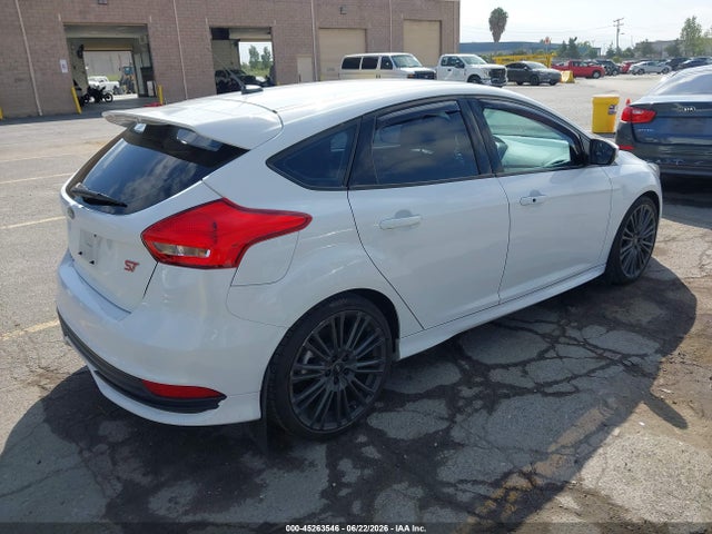 Ford FOCUS ST 2018 1FADP3L98JL260967 Image 4