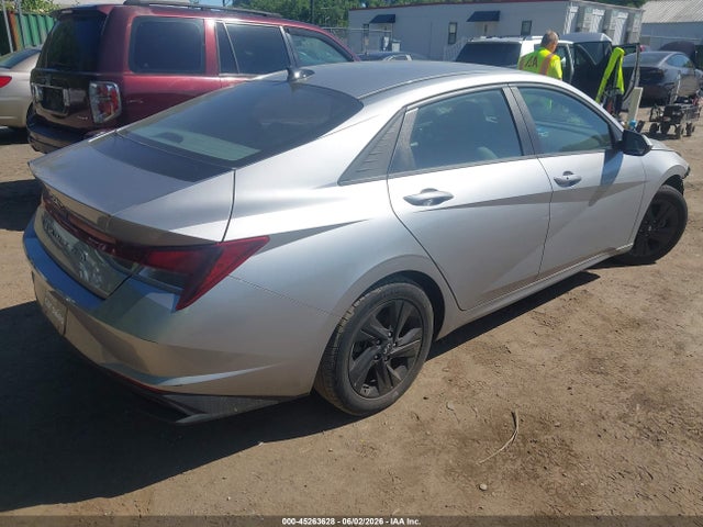 45263628 :رقم المزاد ، 5NPLM4AG9PH101832 vin ، 2023 Hyundai Elantra Sel مزاد بيع
