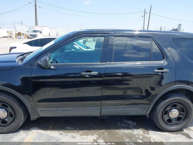 45263641 :رقم المزاد ، 1FM5K8AR2GGB36199 vin ، 2016 Ford Utility Police Interceptor مزاد بيع