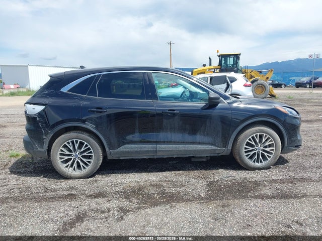 1FMCU0EZ3NUA91317 Ford Escape Se Plug-in Hybrid