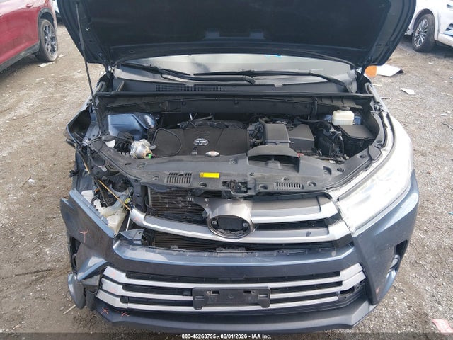 2018 Toyota Highlander Xle მანქანა იყიდება აუქციონზე, vin: 5TDJZRFH9JS892033, აუქციონის ნომერი: 45263795