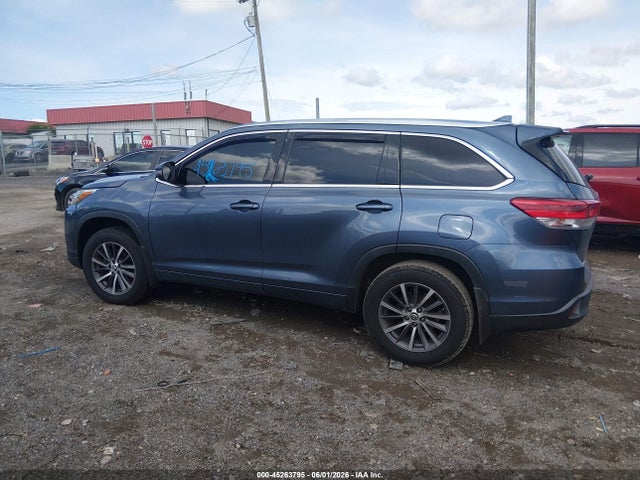2018 Toyota Highlander Xle მანქანა იყიდება აუქციონზე, vin: 5TDJZRFH9JS892033, აუქციონის ნომერი: 45263795