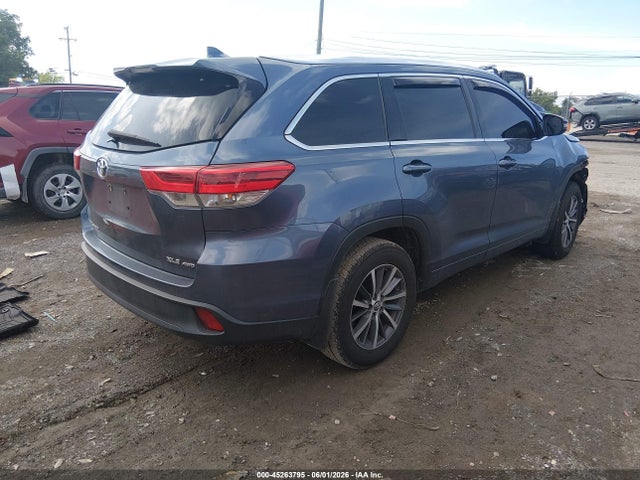 2018 Toyota Highlander Xle მანქანა იყიდება აუქციონზე, vin: 5TDJZRFH9JS892033, აუქციონის ნომერი: 45263795