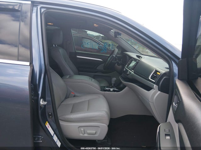 2018 Toyota Highlander Xle მანქანა იყიდება აუქციონზე, vin: 5TDJZRFH9JS892033, აუქციონის ნომერი: 45263795