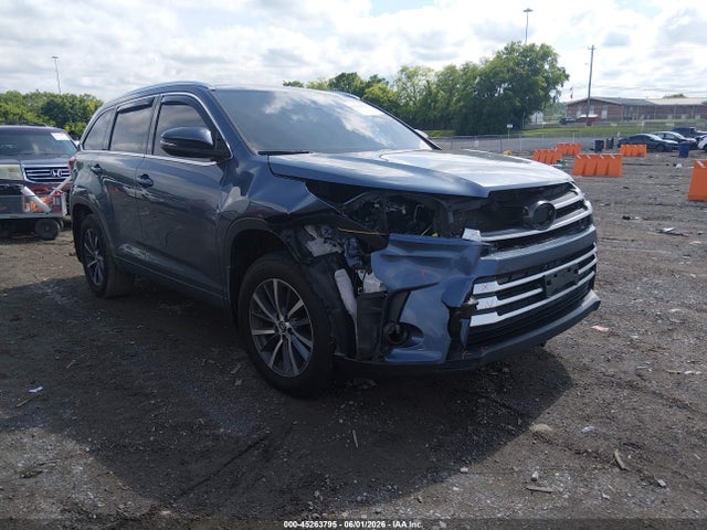 2018 Toyota Highlander Xle მანქანა იყიდება აუქციონზე, vin: 5TDJZRFH9JS892033, აუქციონის ნომერი: 45263795