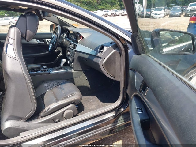 Продажа на аукционе авто 2013 Mercedes-benz C 250, vin: WDDGJ4HBXDF951064, номер лота: 45263806