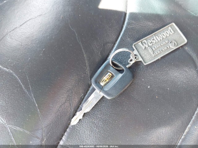 1998 Lincoln Town Car Signature მანქანა იყიდება აუქციონზე, vin: 1LNFM82W1WY656499, აუქციონის ნომერი: 45263892
