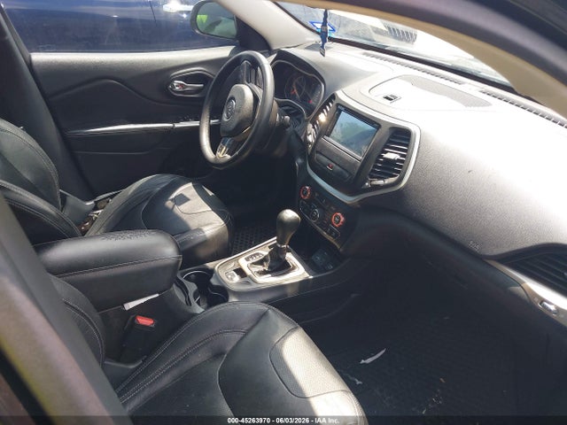 1C4PJLAB3FW506117 Jeep Cherokee Sport