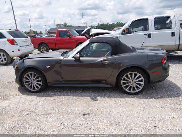 Aukcja sprzedaży 2017 Fiat 124 Spider Lusso, vin: JC1NFAEK1H0128941, numer aukcji: 45264062