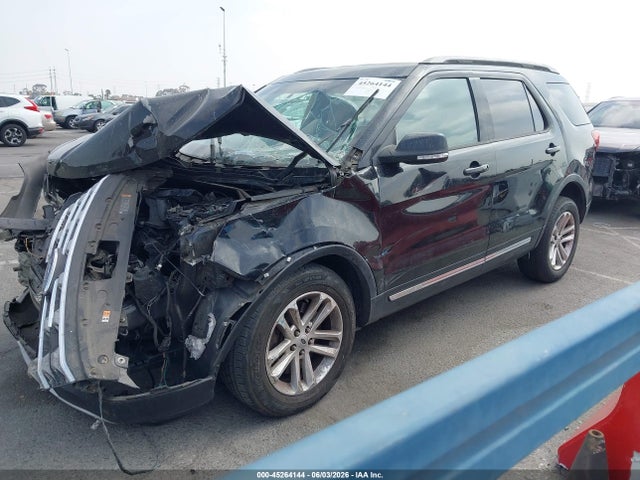 Ford EXPLORER XLT 2017 1FM5K7D86HGB21767 Image 2