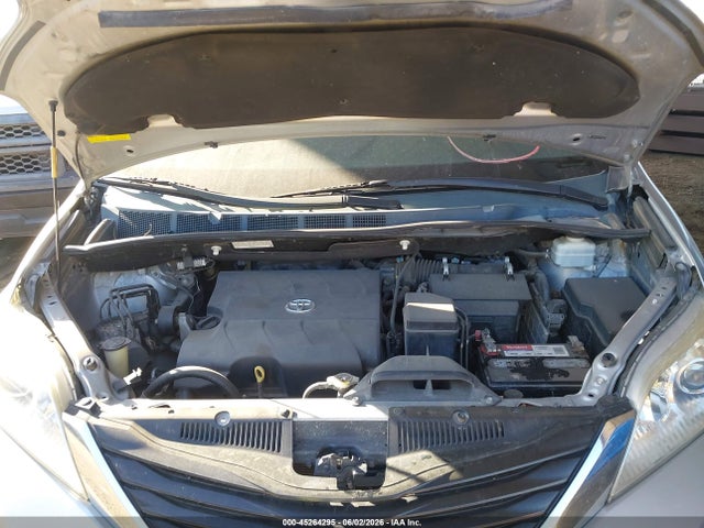 45264295 :رقم المزاد ، 5TDKK3DC5ES447582 vin ، 2014 Toyota Sienna Le V6 8 Passenger مزاد بيع